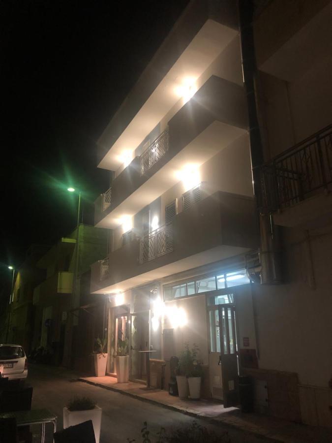 Albergo Piazza Risorgimento Porto Cesareo Exterior foto